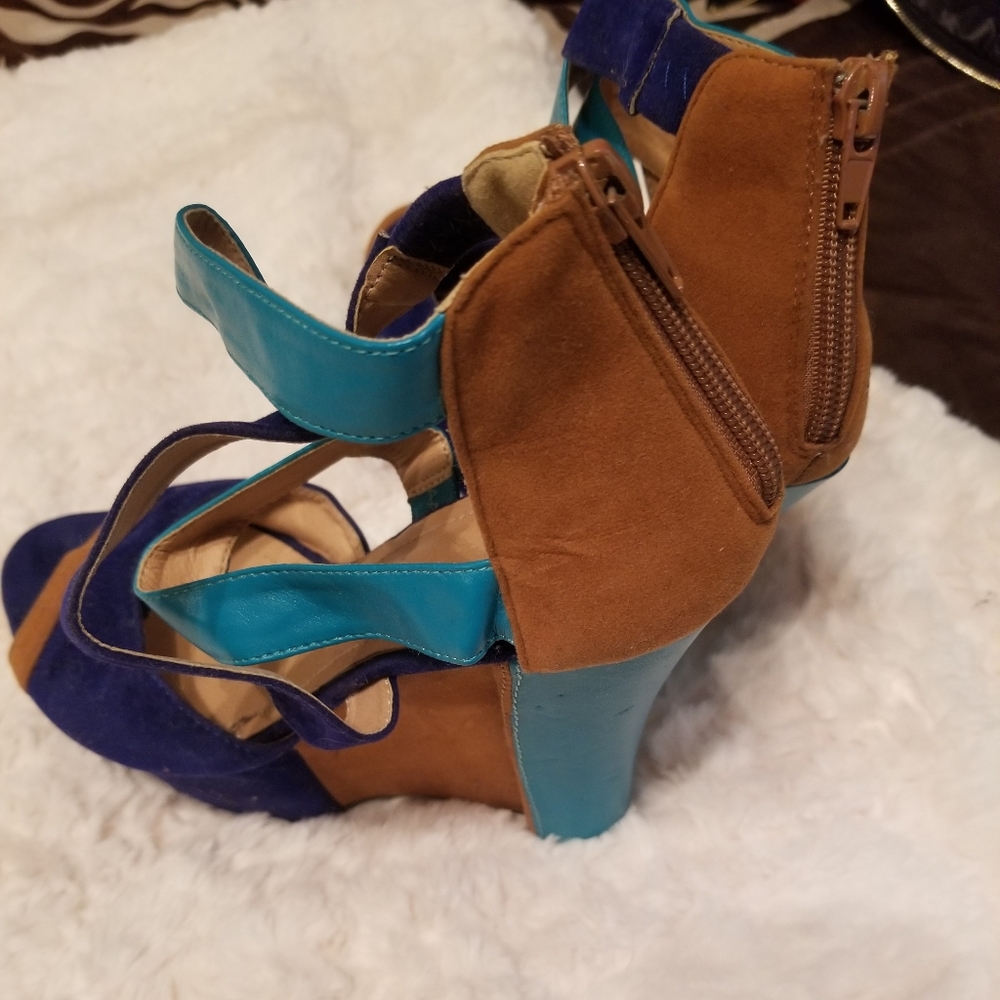 Shoes - Picture 5 of 5
